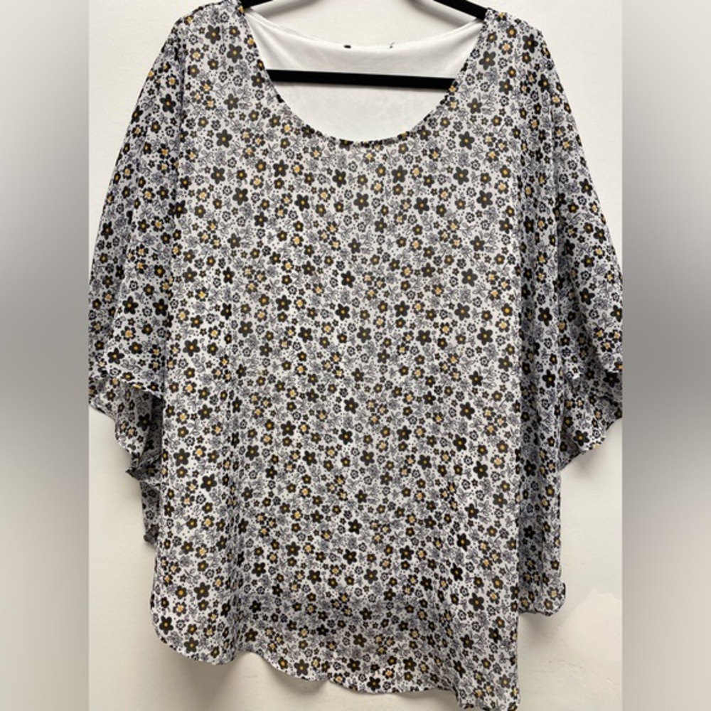 4 for $25 🌼 Floral Layered Blouse with Flutter Sleeves 🌼 - 3x